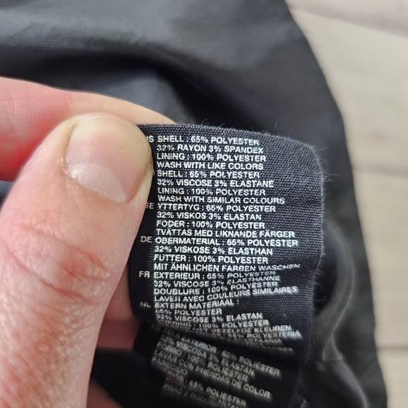 H&M Black Kick Pleat Skirt Size 4 - Picture 9 of 12